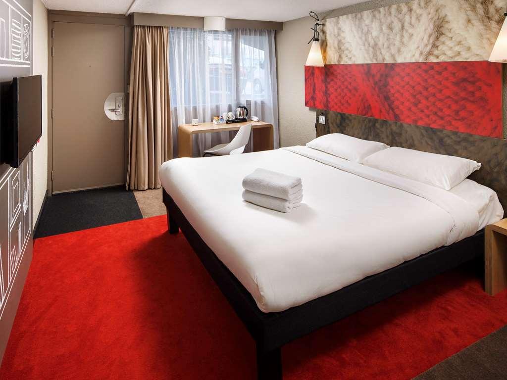 Ibis Coventry South Hotel Room photo